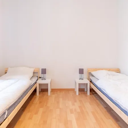 Perfekt Fuer Gruppen Mit Waschmaschine, Einzelbetten, Kueche Lägenhetshotell