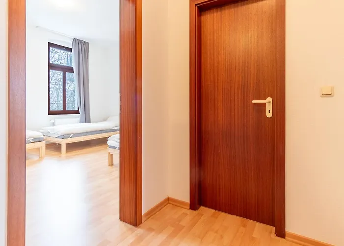 Perfekt Fuer Gruppen Mit Waschmaschine, Einzelbetten, Kueche * Chemnitz